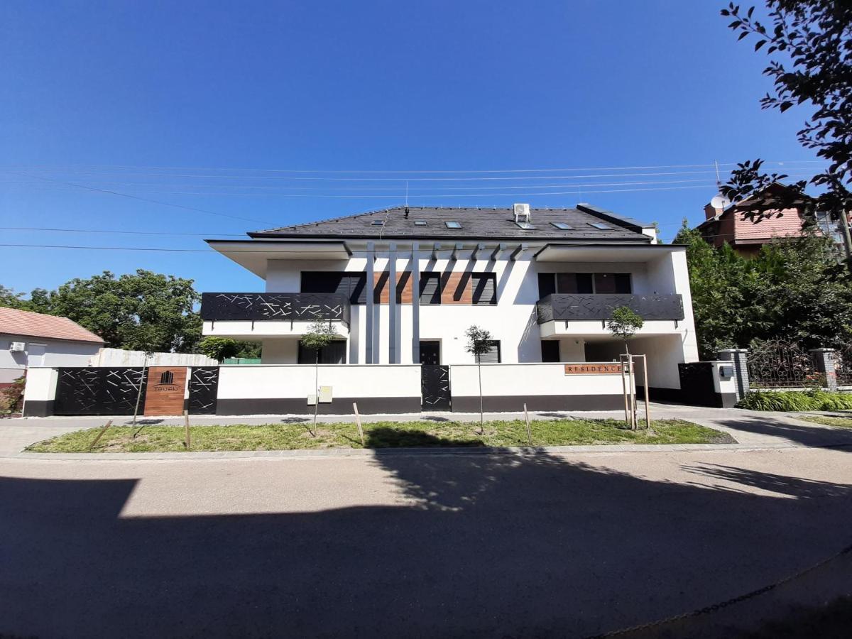 Judona Apartment Hajduszoboszlo Bagian luar foto